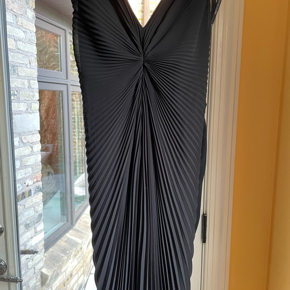 Carmen Marc Valvo Black Pleated Maxi Dress s 10